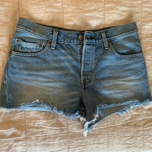 Levi 501 Jean shorts size 6
